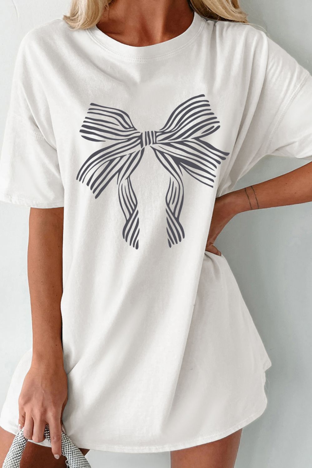 Bow Graphic Round Neck T-Shirt